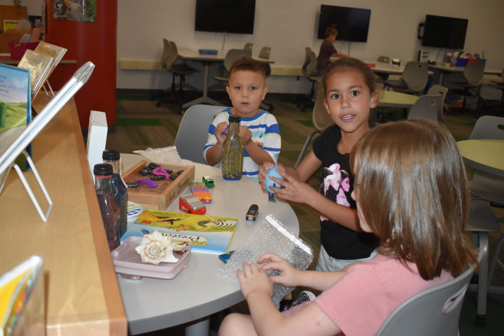 Elementary library students