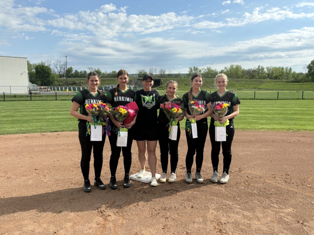 Softball 2024 seniors